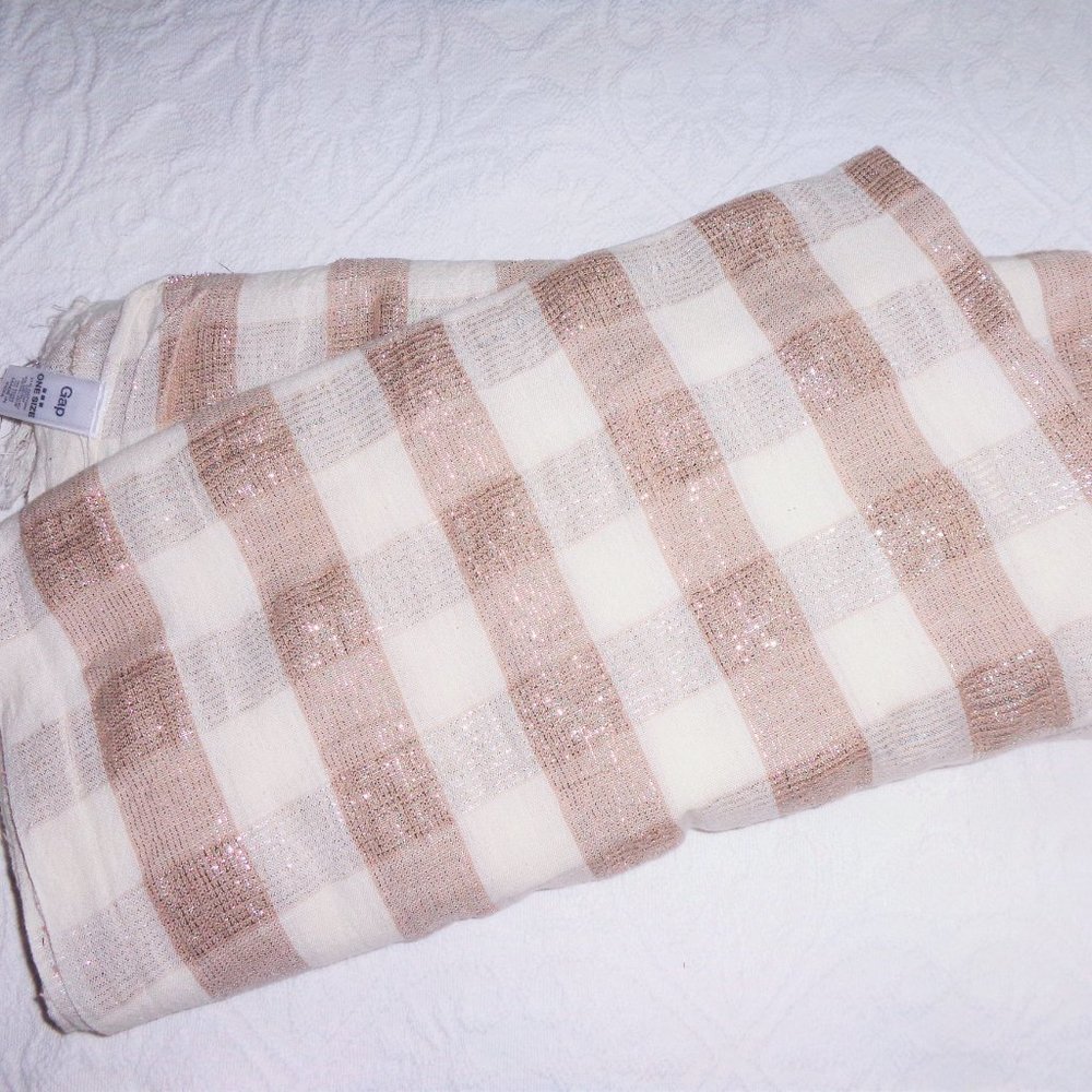 3/$36 - NWOT Gap plaid scarf with fringe, Neutral colors - cream, tan, metallic